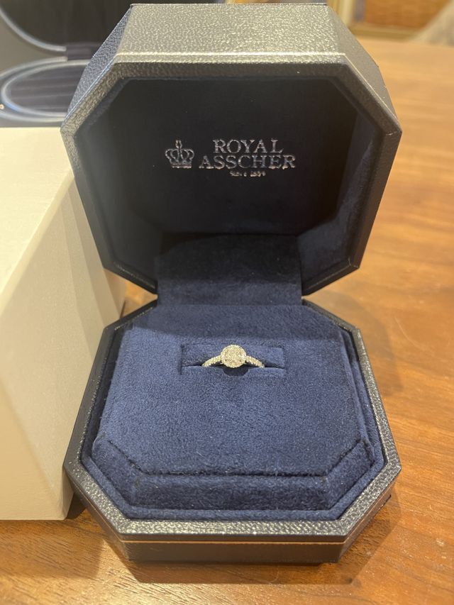 ネイビーのケースも素敵です