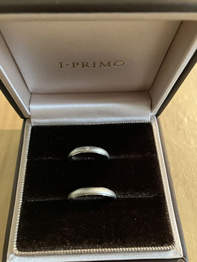 ケース入りの写真です。
上:女性用
下:男性用