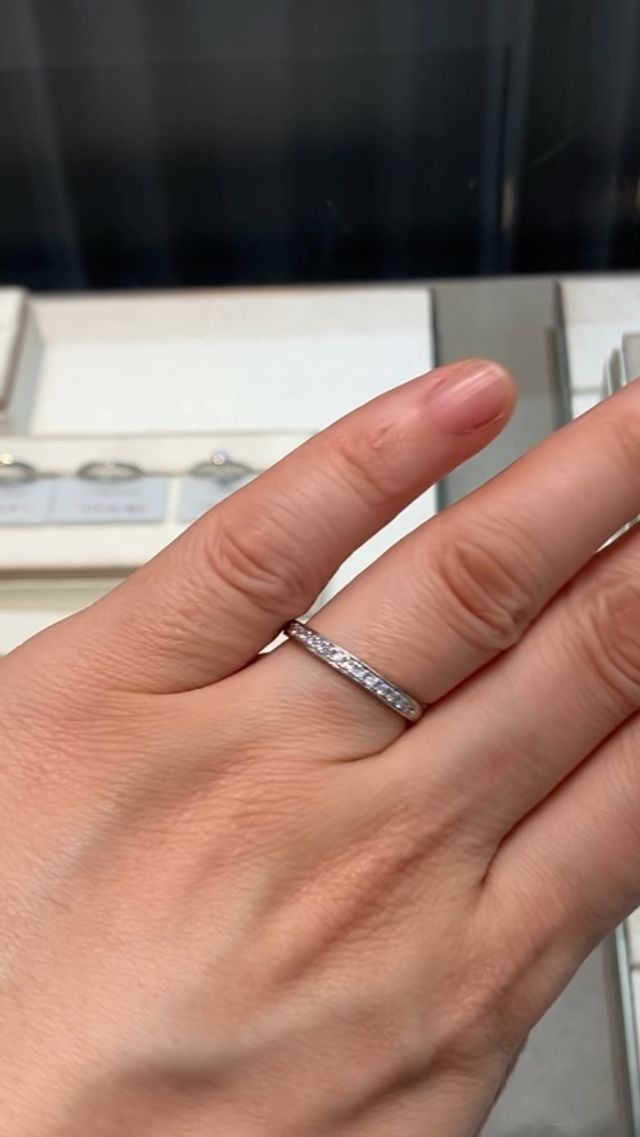 ハーフエタニティです。