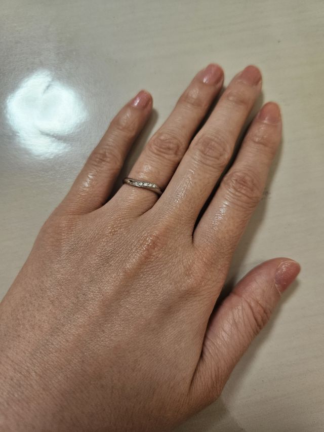 ダイヤ3石から5石に変更できるとのことで、キラキラ大満足です