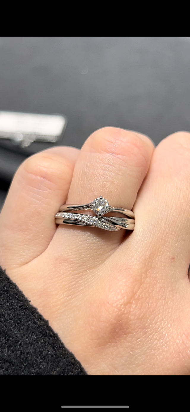 ダイヤがグラデーションでとてもお気に入りです。