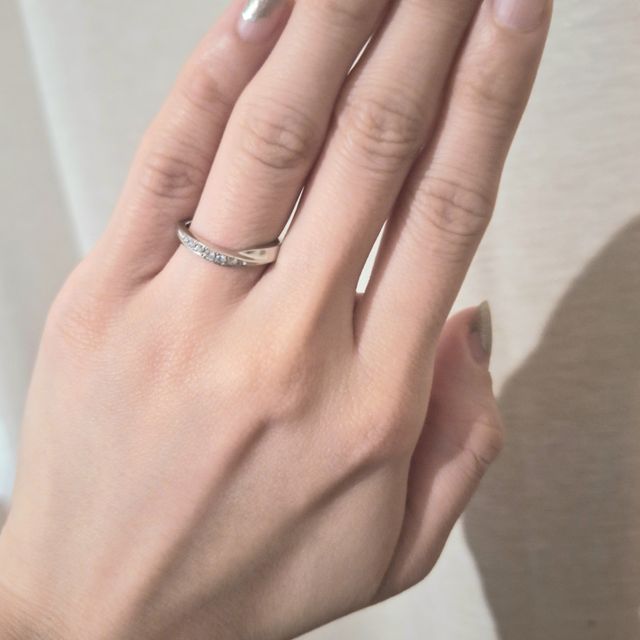 指輪装着時の写真です。
