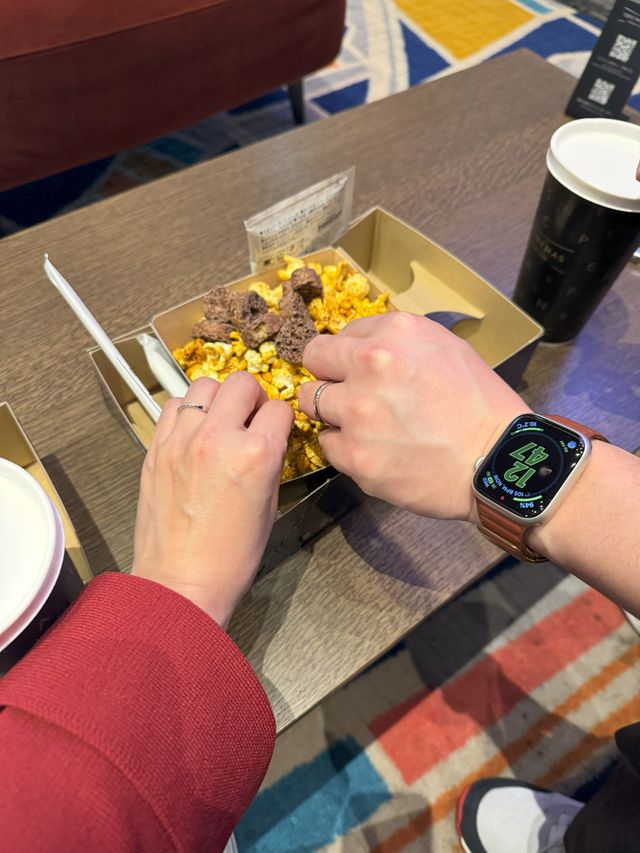 あまり派手すぎずシンプルすぎないデザイン