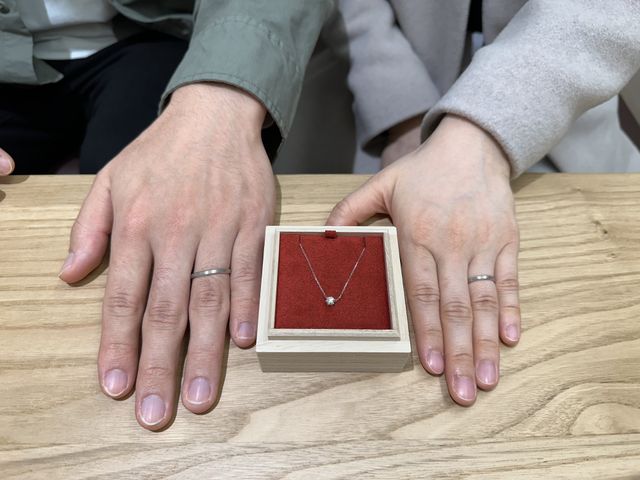 結婚指輪と婚約ネックレス