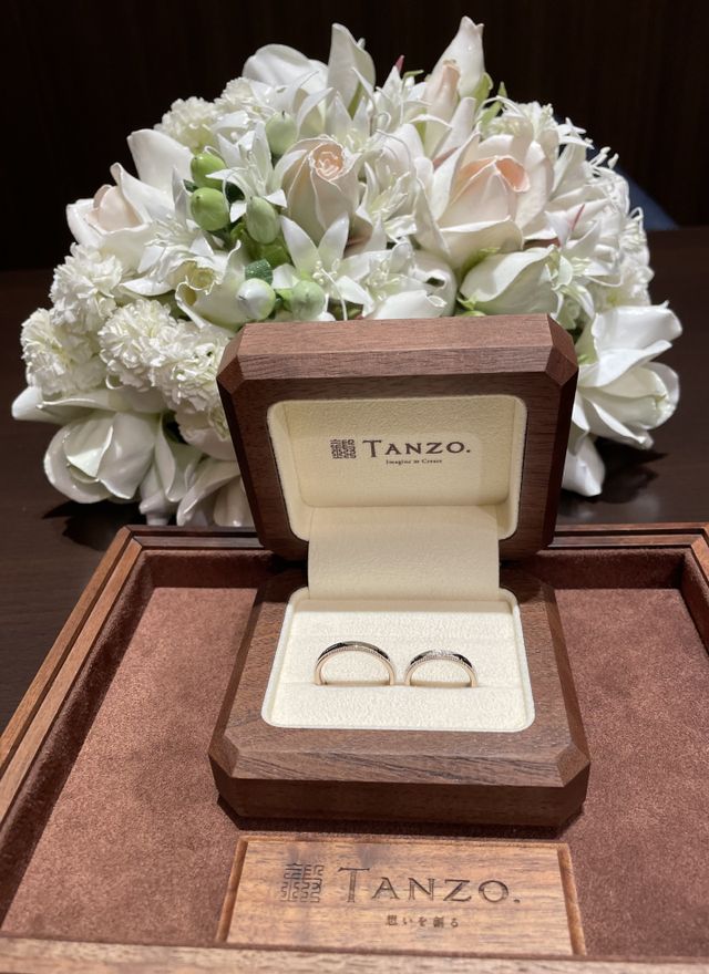 結婚指輪を受け取った日の記念撮影です。