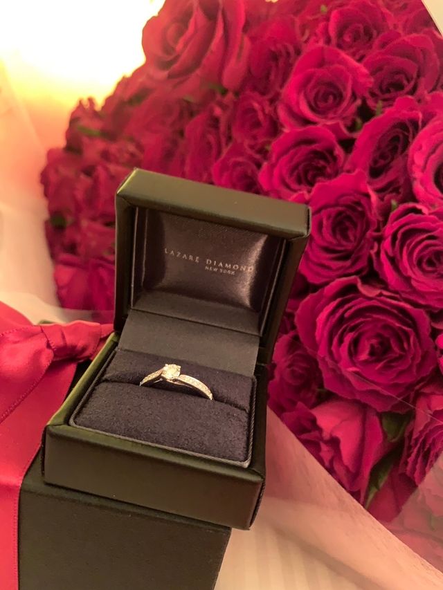 ケースに入った指輪の写真