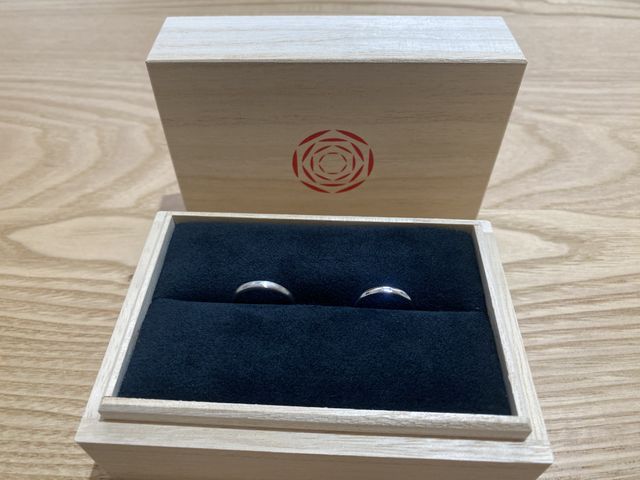 受け取りの際に初めて開けた際の写真からです。