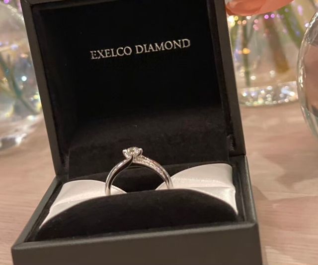 メレダイヤがふんだんに使われています。