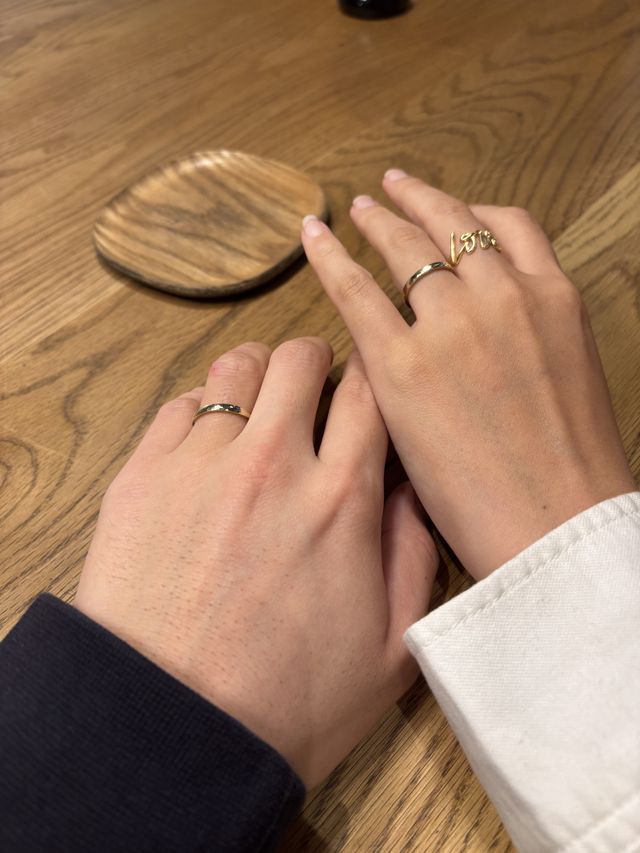 指輪のラインを入れる前の型と色のデザインです。