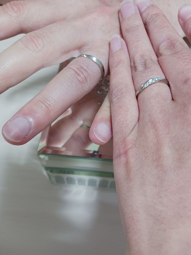 わたしの一目惚れで即決定した結婚指輪です。