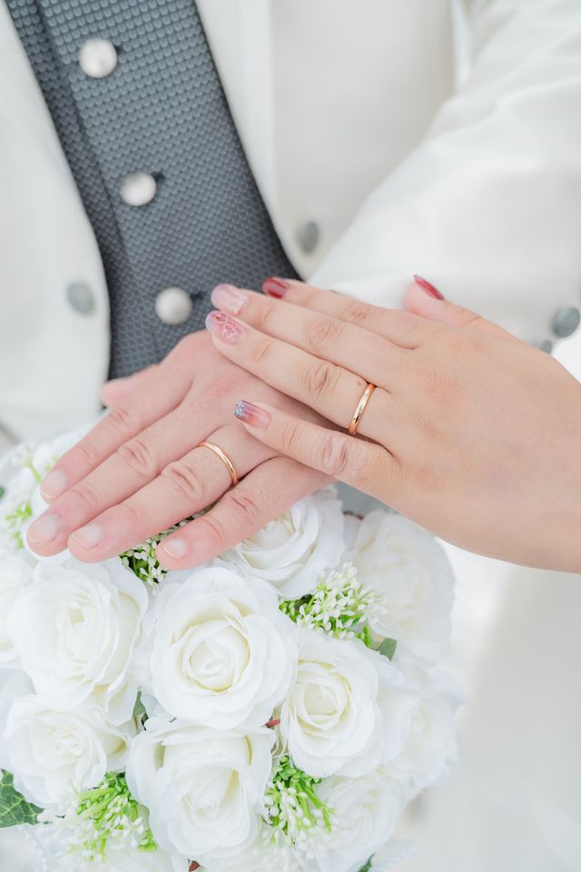 指輪の色が可愛く上品でとっても気に入っています。