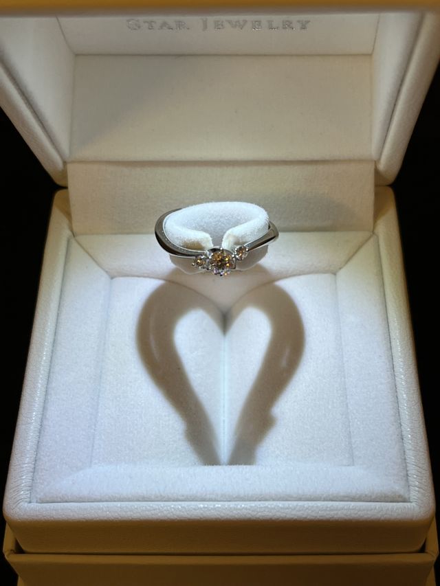 開けるとライトが点灯しハートの影が出てくる仕様でした。