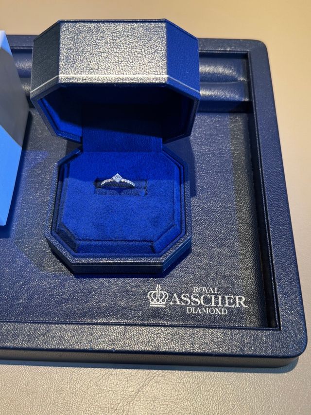 細身ですがそれもあってギラギラ感少なくつけられます。