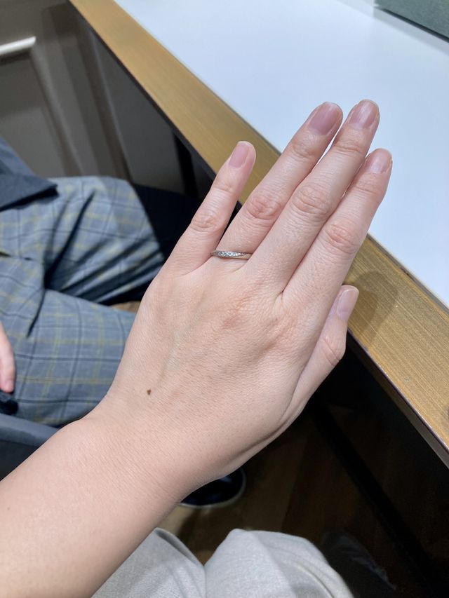 ゆるやかなVラインです。