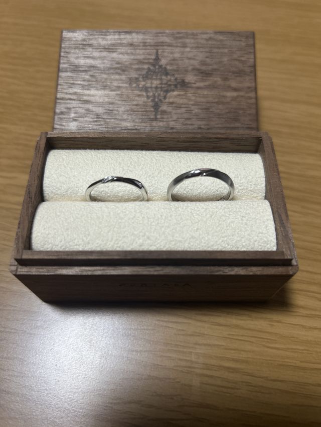 右が自分（夫）
左が妻のです