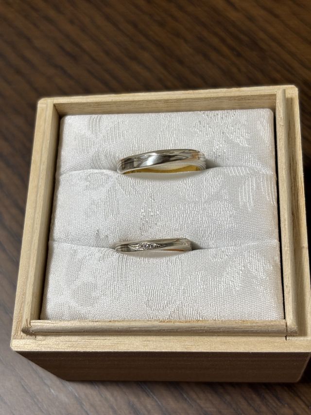 20号内側YG、8.5号PG、痕跡あり、ダイヤ3つ、艶あり