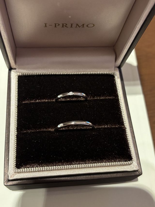 上は女性指輪
下は男性指輪