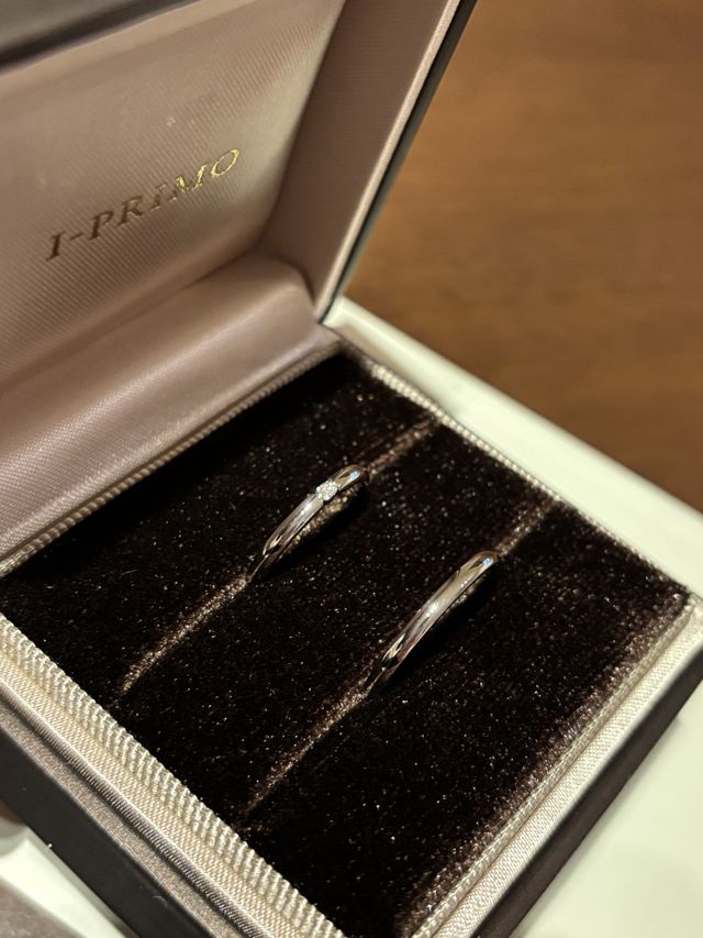 指輪を斜めから撮りました。