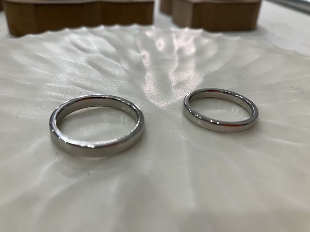 プラチナの指輪です
ふたりでつくりました