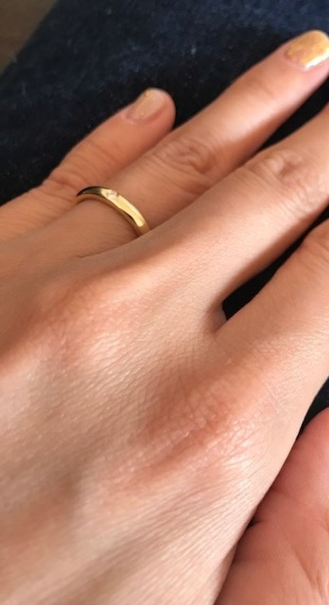 エルサペレッティの１つぶダイヤいりのものです。