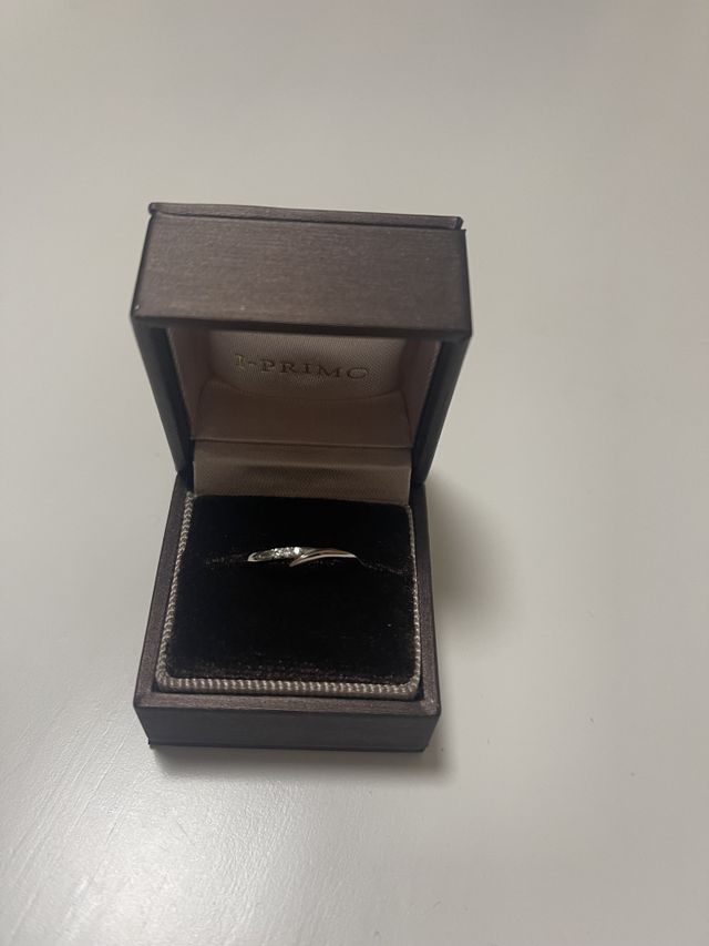 女性用の結婚指輪です♡婚約指輪と重ねづけしてつけています