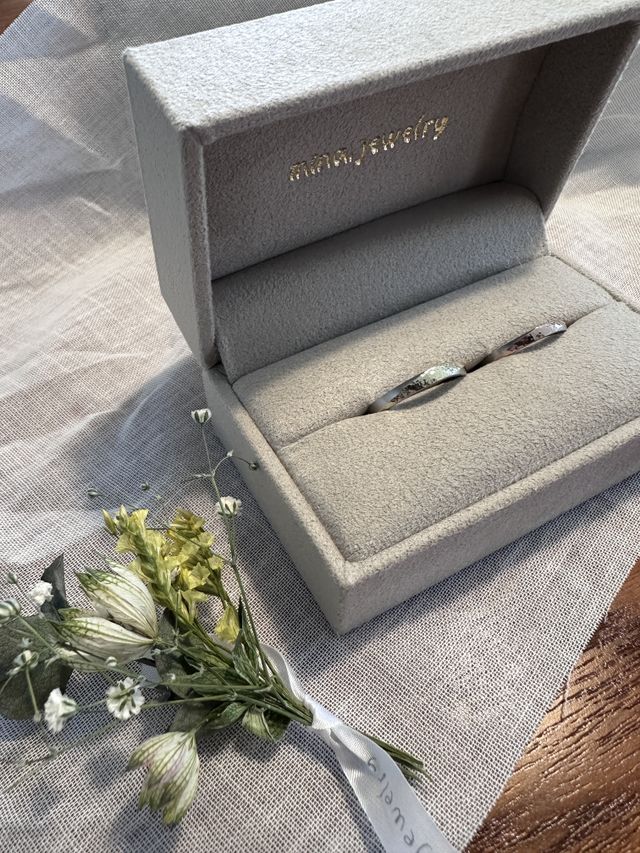 同じデザインでカラーはそれぞれ好きなカラーにしました！