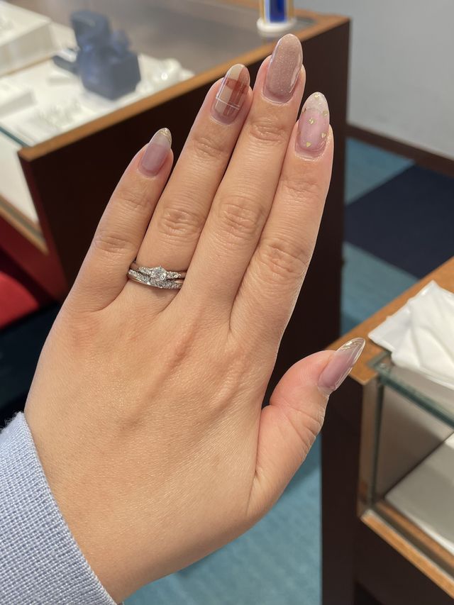 結婚指輪のアマリーと重ね付け