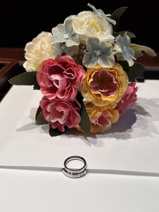 2人の桜の手彫りが重なると一つのサクラになる！