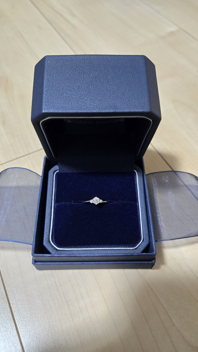 ダイヤの輝きが他とは違いました！
ときめいて即決です。