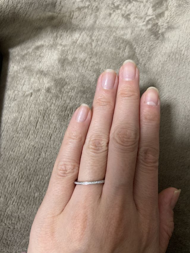 ダイヤモンドがフルで入っているので華やかです