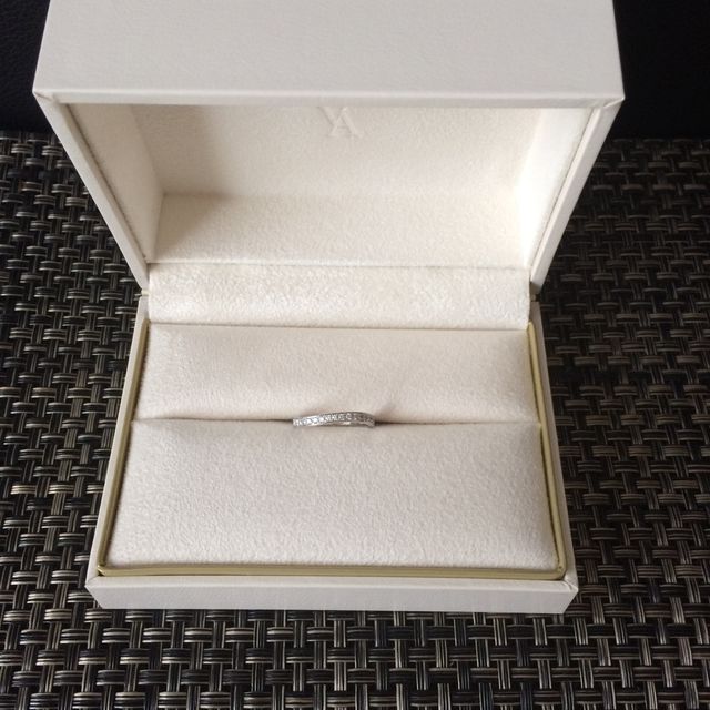 ゆるやかにカーブしたアームが綺麗