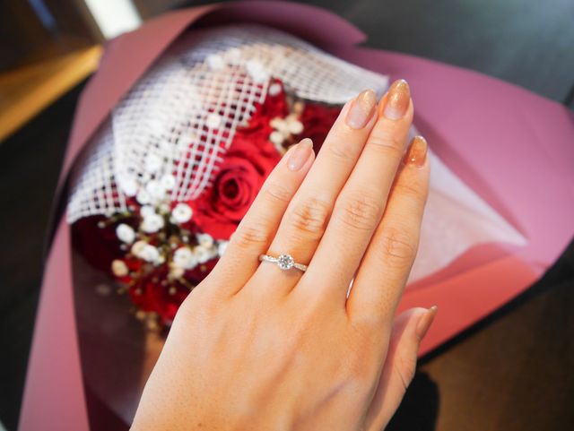 繊細なデザインで指が綺麗に見えます。
