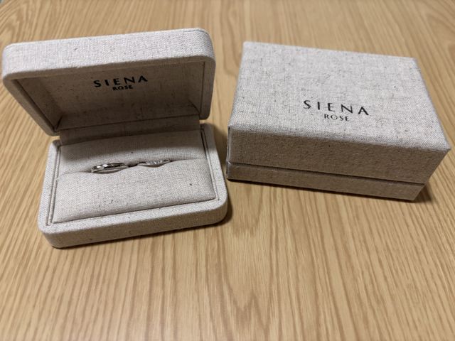 細身デザインのまなざしが気に入り沢山見た中でこれに決めました