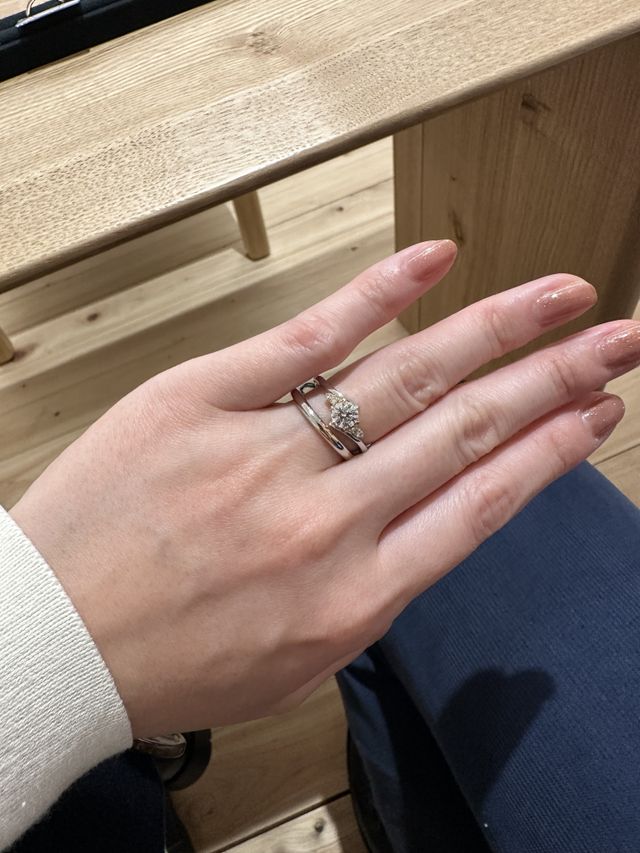 婚約指輪と結婚指輪の重ね付け