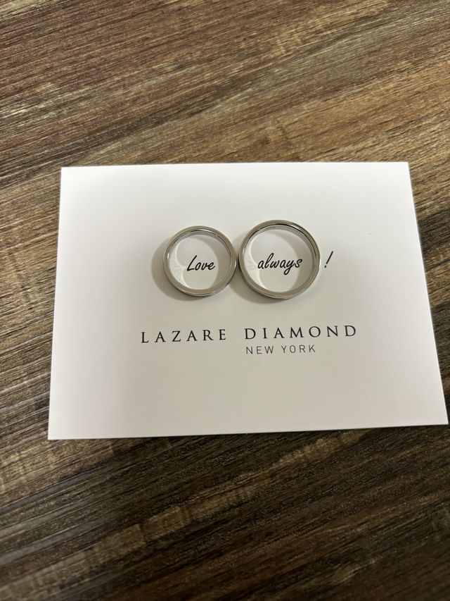 彼がこのデザインが気に入って選びました。