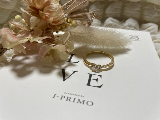 台座の爪が4つなので、間から見えるダイヤが本当に綺麗です！