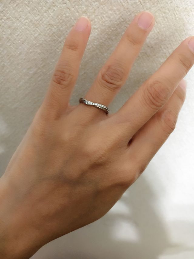 ウェーブのかかったデザイン。