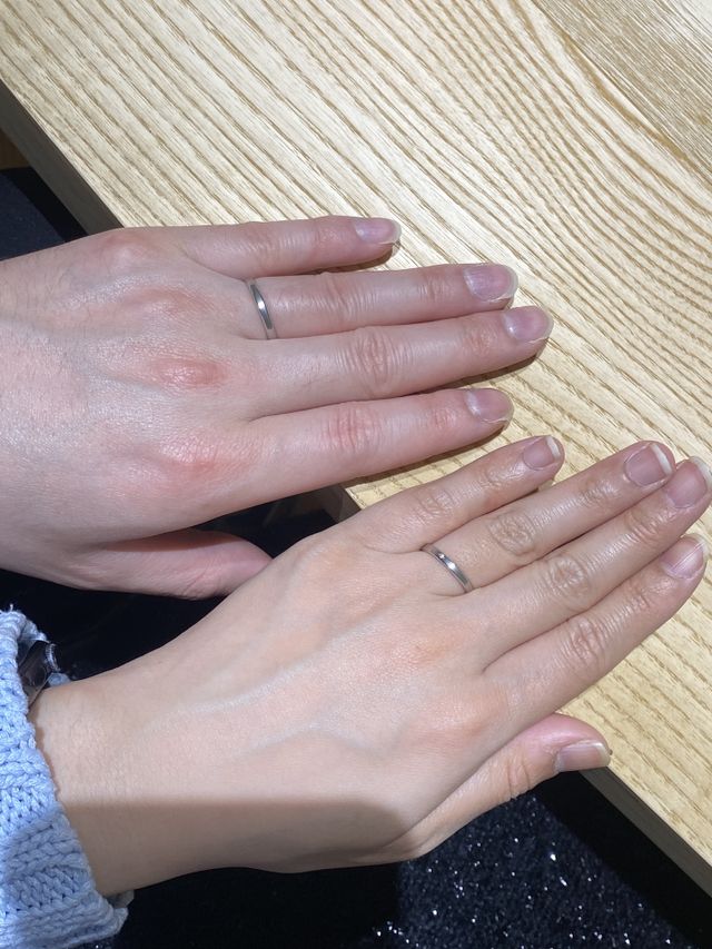 シンプルなデザインすが、細部までこだわりが詰まった指輪です。