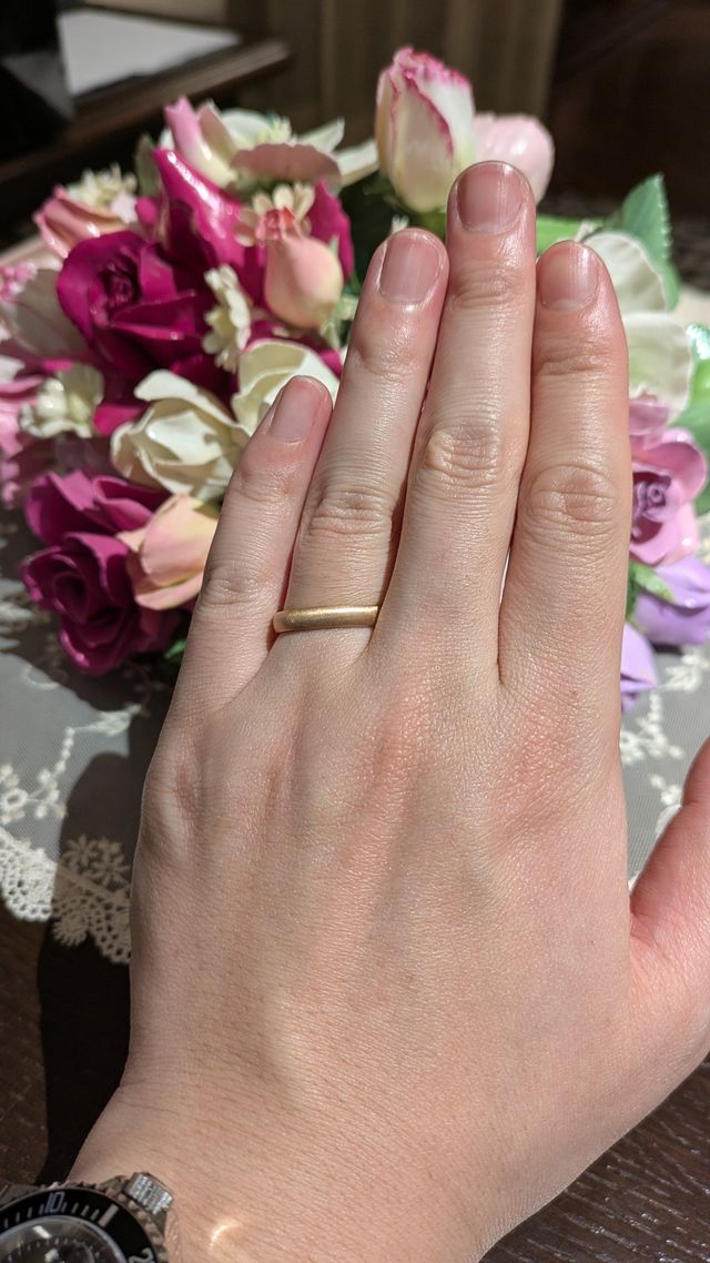 手の色味のある金色のニュアンスを提案していただけた。