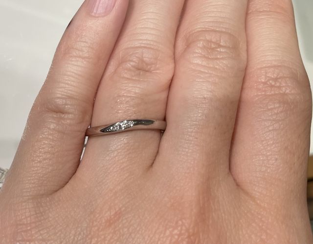 指輪を着用している写真