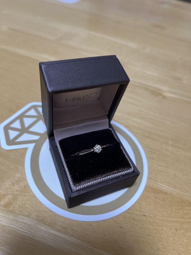 婚約指輪をサプライズで渡してくれました。