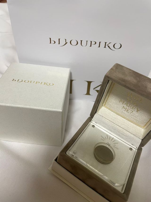 先にダイヤのみ購入。デザインは一緒に後から
