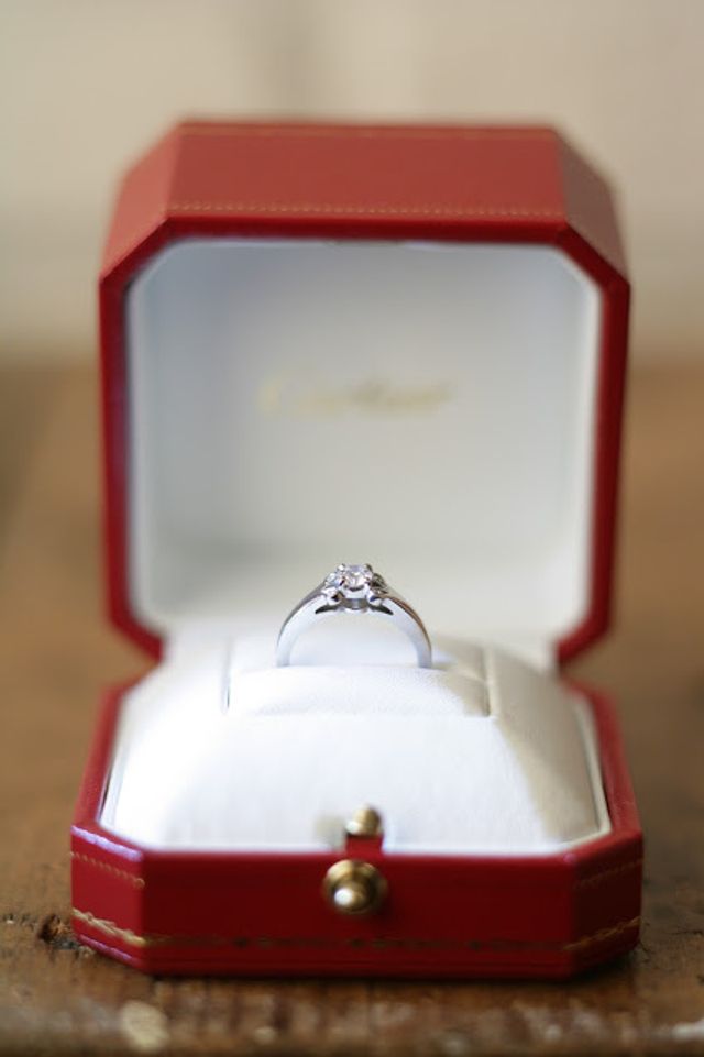 Cartier(カルティエ)のバレリーナリングです。