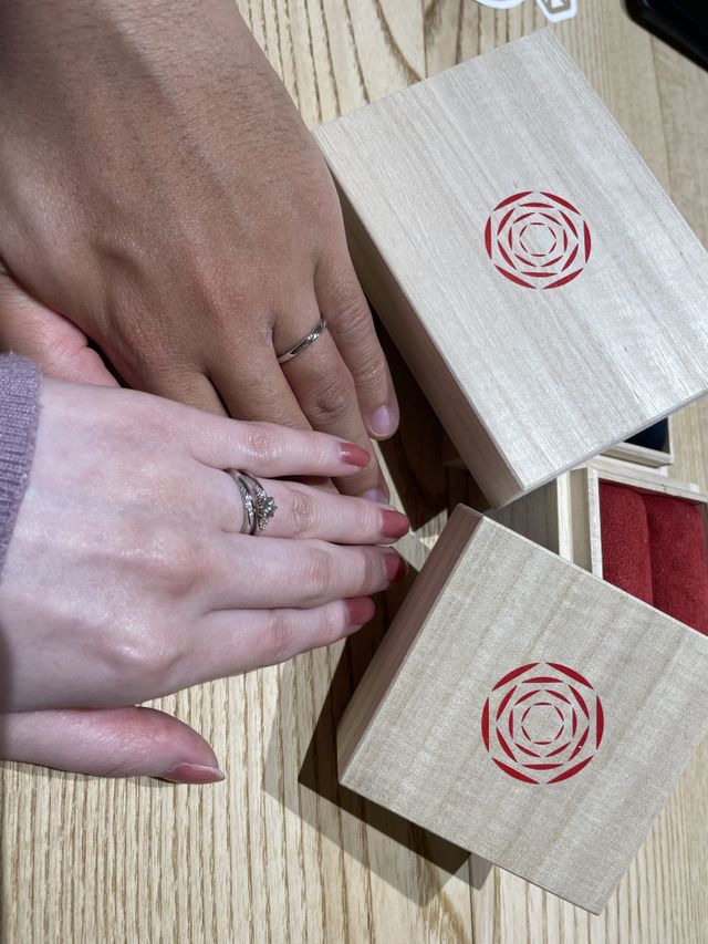 婚約指輪が縁、
結婚指輪が風です。