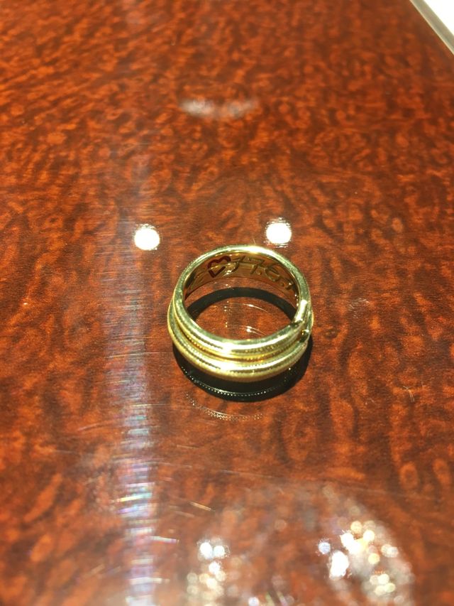 合わせると赤いハートになる刻印