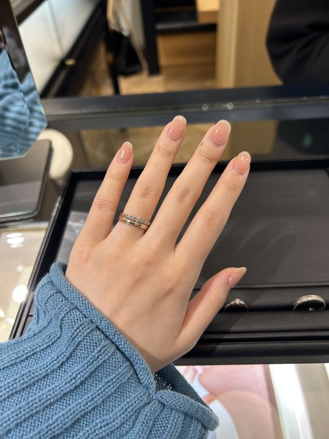 燈す0.2ctロゼチナ、誓いロゼチナの重ね付け