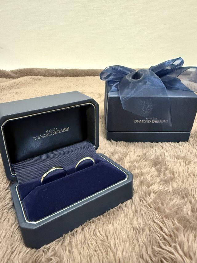 お互い気に入った指輪を選びました。