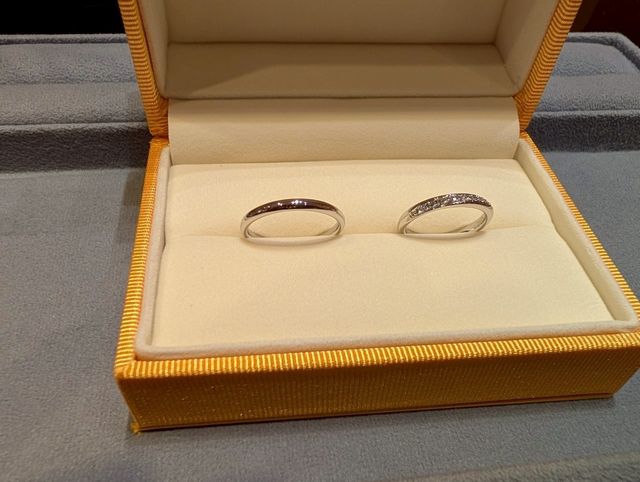 指輪2本の写真を撮影しました