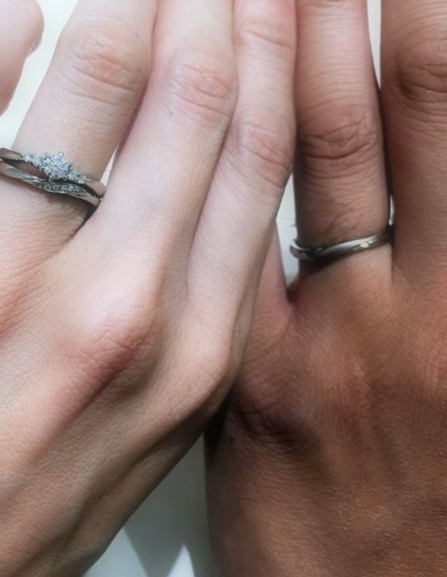 結婚指輪として夫婦で4℃で購入しました。シンプルで素晴らしい