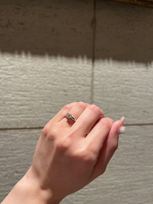 指輪着用時の写真です。